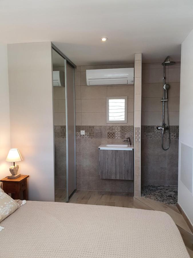 Pinel Superbe Appartement En Residence Vue Mer Cul de Sac ภายนอก รูปภาพ