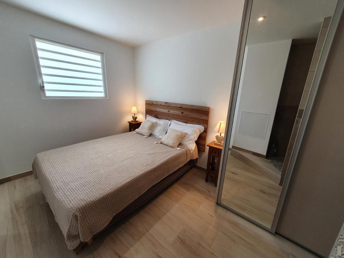 Pinel Superbe Appartement En Residence Vue Mer Cul de Sac ภายนอก รูปภาพ